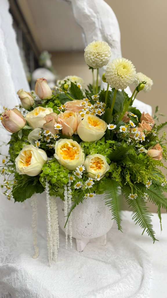 Garden Roses with Daisies and Ball Dahlias - Arrangements - A&N Flowers LA