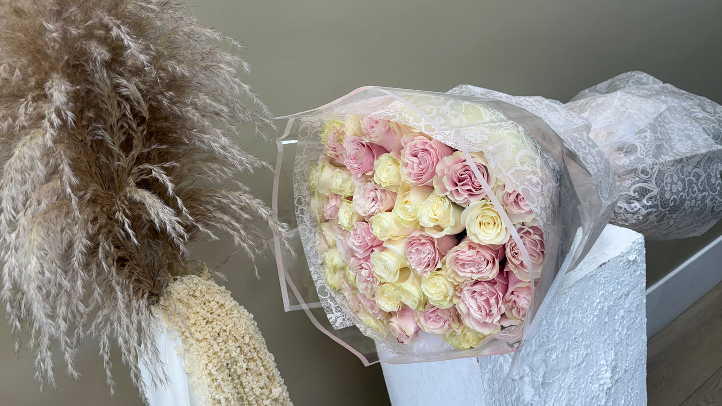 Soft Lace Rose Bouquet