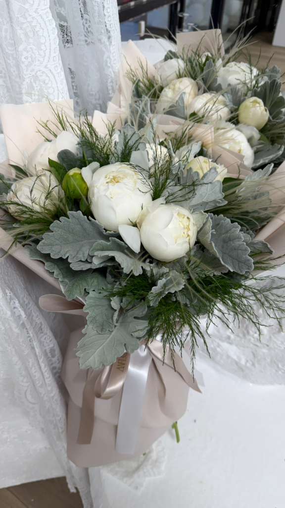 White peonies - Bouquet - A&N Flowers LA