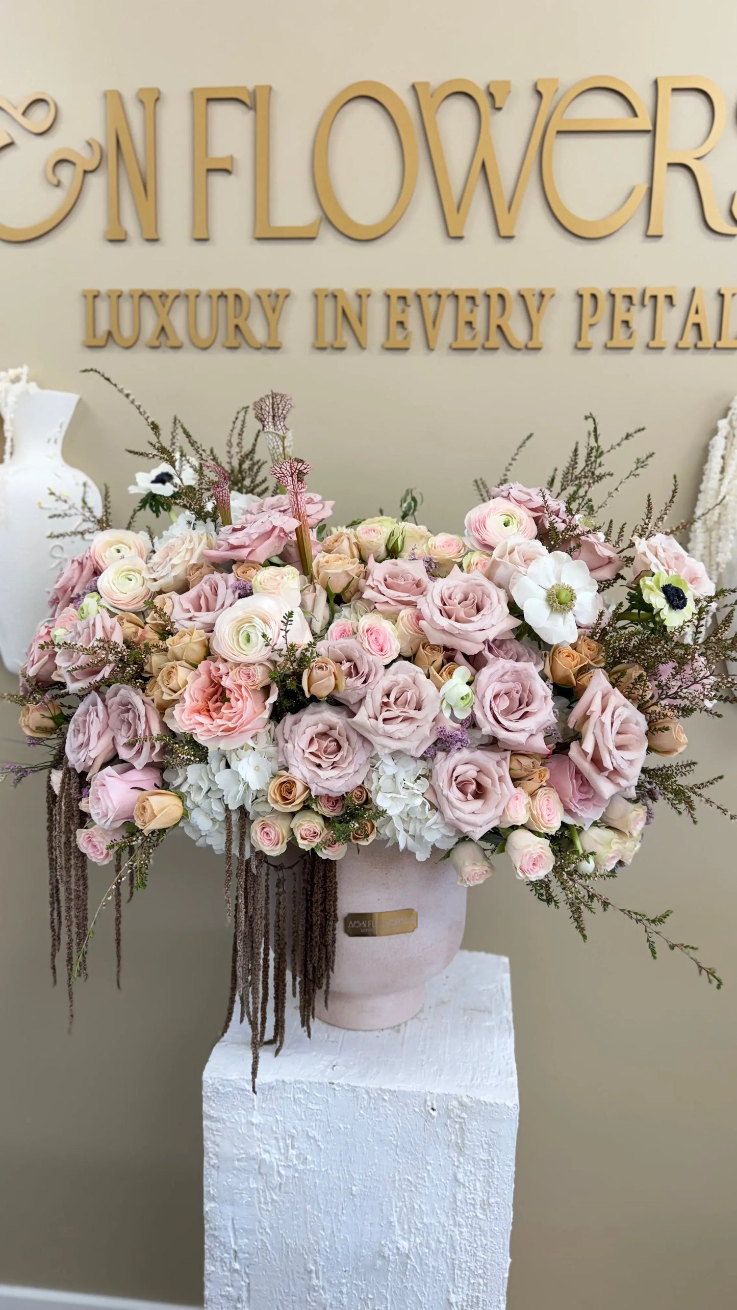Heirloom Romance - Arrangements - A&N Flowers LA